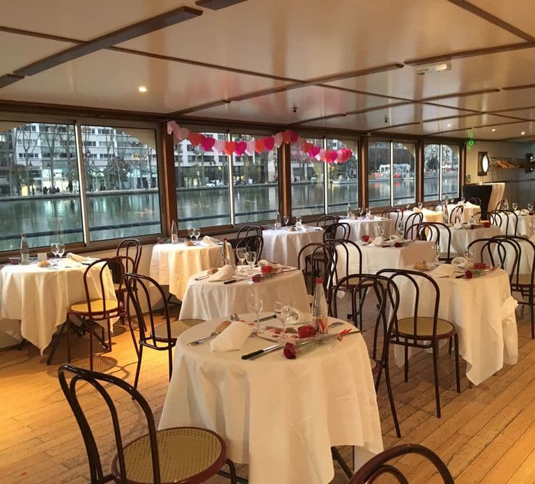 Paris: New Year’s Eve Dinner Cruise on the Seine River
