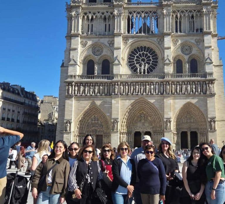 Paris: Notre Dame Exterior Guided Tour with Free Entry