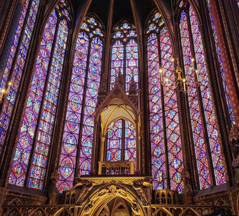 Paris: Notre Dame Exterior Walking Tour with Sainte Chapelle