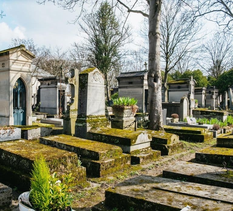 Paris: Pere Lachaise Cemetery Guided Tour