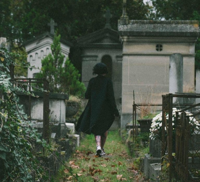 Paris: Père Lachaise Cemetery Guided Walking Tour