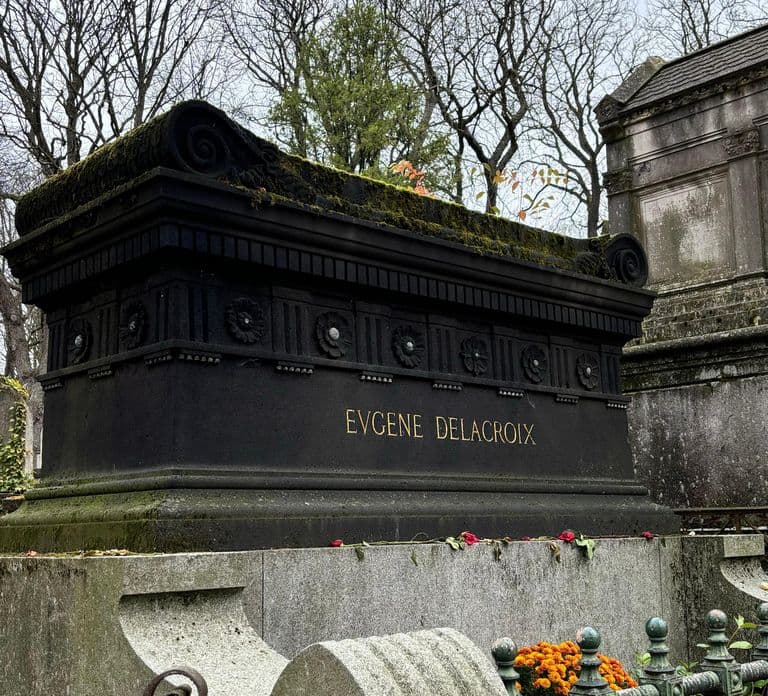Paris: Père Lachaise Cemetery Guided Walking Tour