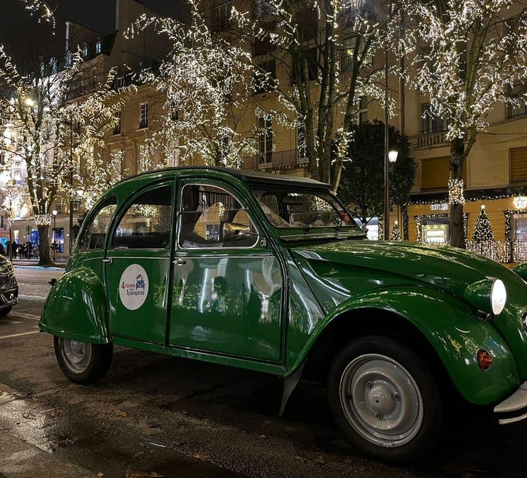 Paris: Private Weihnachtslichter-Tour im Citroën 2CV
