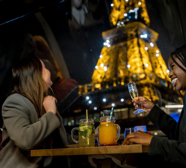 París: Crucero con cena y champán por el río Sena con música en vivo
