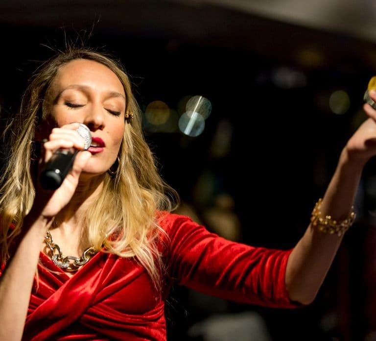 París: Crucero con cena y champán por el río Sena con música en vivo