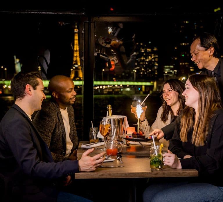 París: Crucero con cena y champán por el río Sena con música en vivo