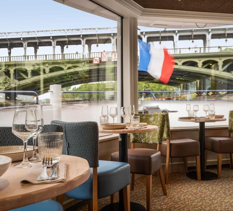 Paris: Seine River Cruise & Brunch
