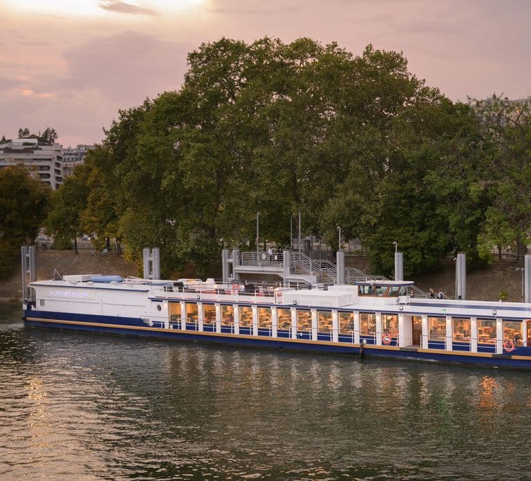 Paris: Seine River Cruise & Brunch
