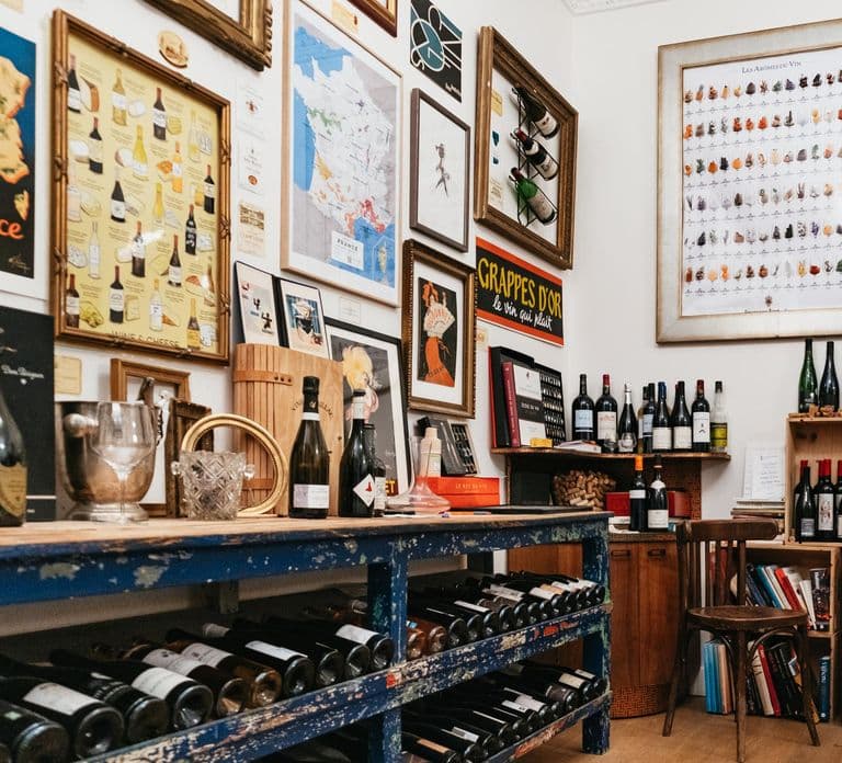 Paris: Wine Tasting Experience with 6 Wines and Cheese Board
