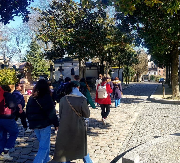 Père-Lachaise : historie i tajemnice opowiedziane przez aktora