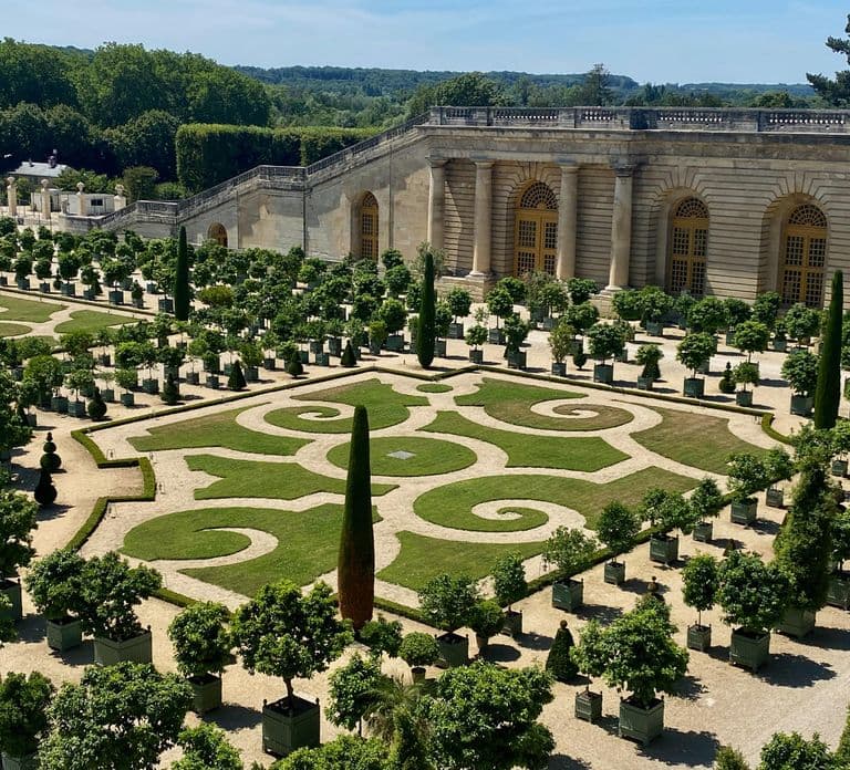 Versailles, Jardins e Trianon Privativos saindo de Paris de Mercedes