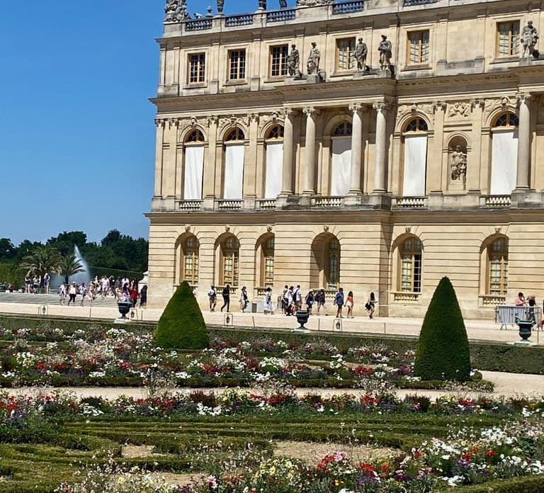 Versailles, Jardins e Trianon Privativos saindo de Paris de Mercedes