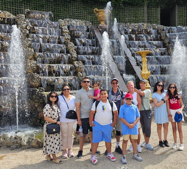 Versailles: Gardens Golf Cart Tour, Row Boat, and Champagne
