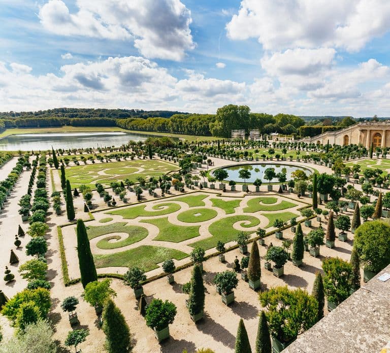 Versailles: Palace Tour & Gardens with Optional Full Access