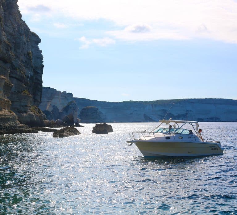 Visite Bonifacio pelo mar