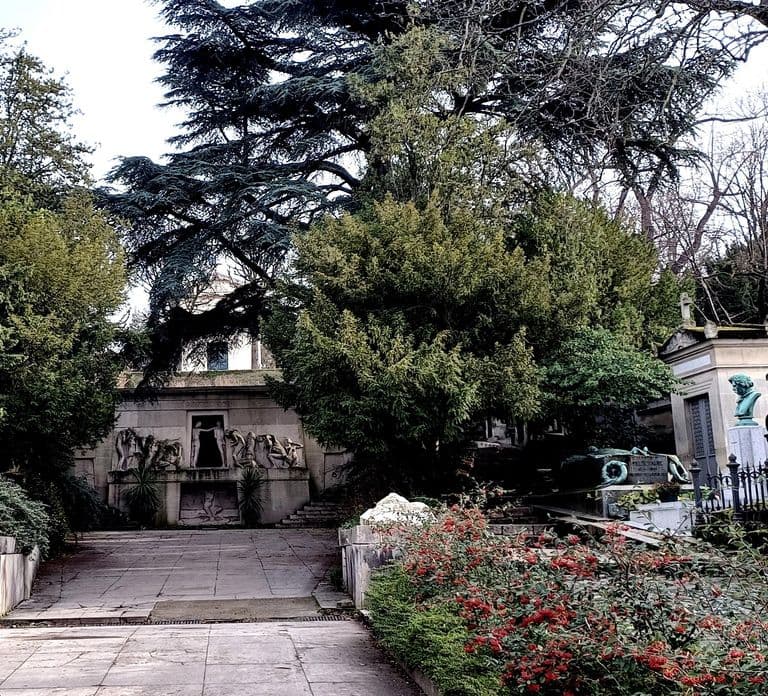 Kto zabił Victora? Gra typu escape game na cmentarzu Père Lachaise