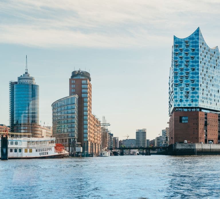 Hamburg: 1.5-Hour Harbor and Speicherstadt Day Cruise