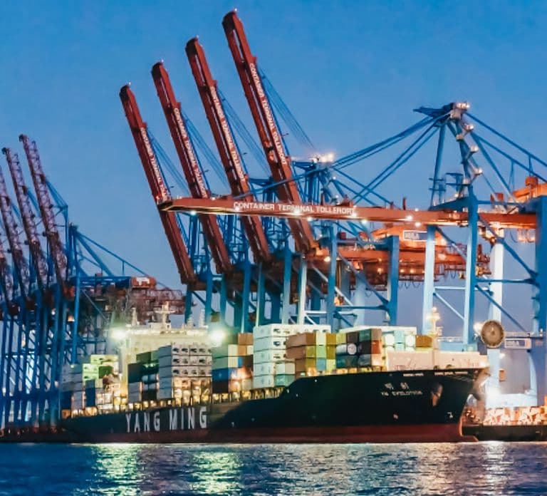 Hamburg: 1.5h Grand Harbor Evening Lights Cruise