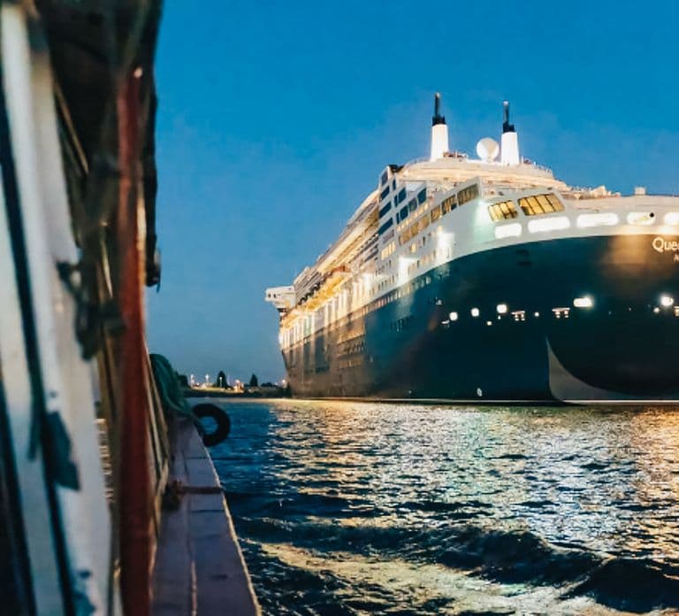 Hamburg: 1.5h Grand Harbor Evening Lights Cruise