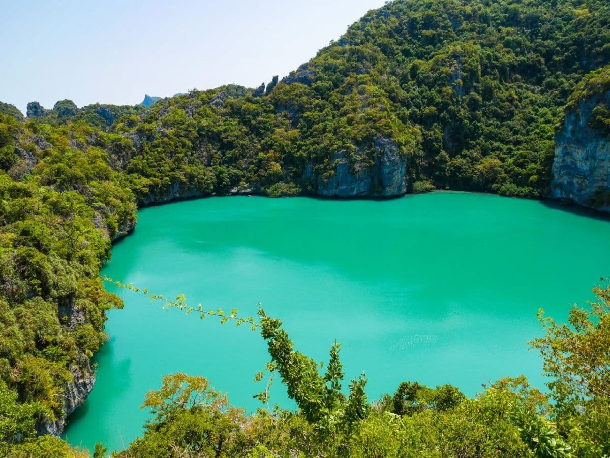 Join Tour Angthong Marine National Park and Kayaking Experience by Speedboat from Samui