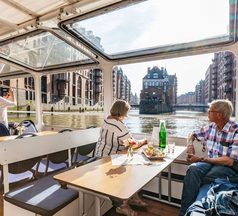 Hamburgo: Crucero por el puerto con vino y queso
