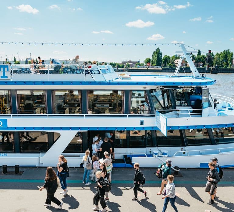 Hamburg: Hop-On Hop-Off Bus with Harbor Cruise