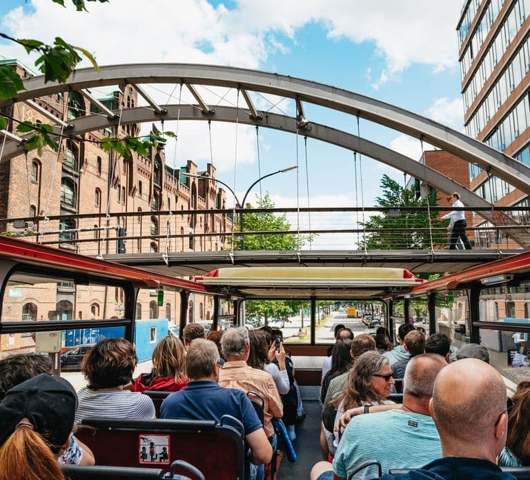 Hamburgo: Autobús turístico Hop-On Hop-Off con crucero por el puerto