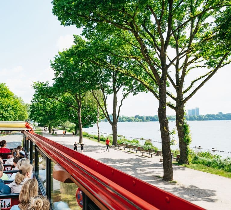 Hamburg: Line A Hop-On Hop-Off Sightseeing Tour