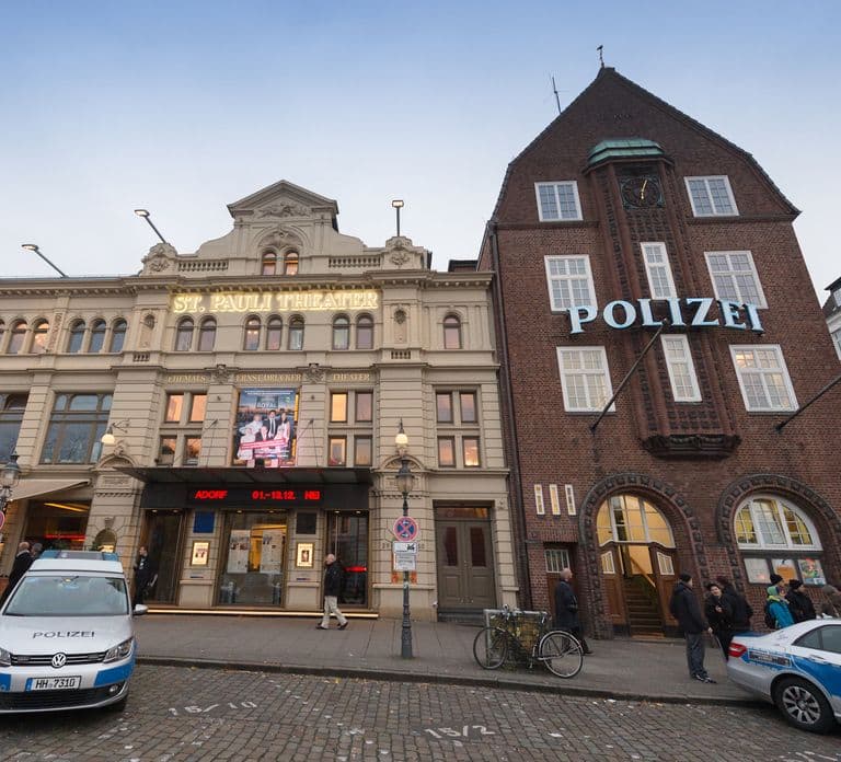 Hamburgo: Tour de Olivia Jones con el icónico relaciones públicas Fabian