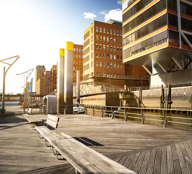 Hamburg: Reeperbahn, Port, & Fish Market Morning Tour