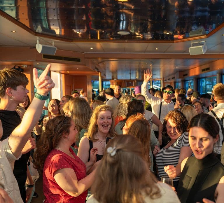 Hambourg : Soirée en bateau le samedi soir