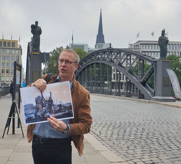 Hamburg: Speicherstadt Historical Guided Walking Tour
