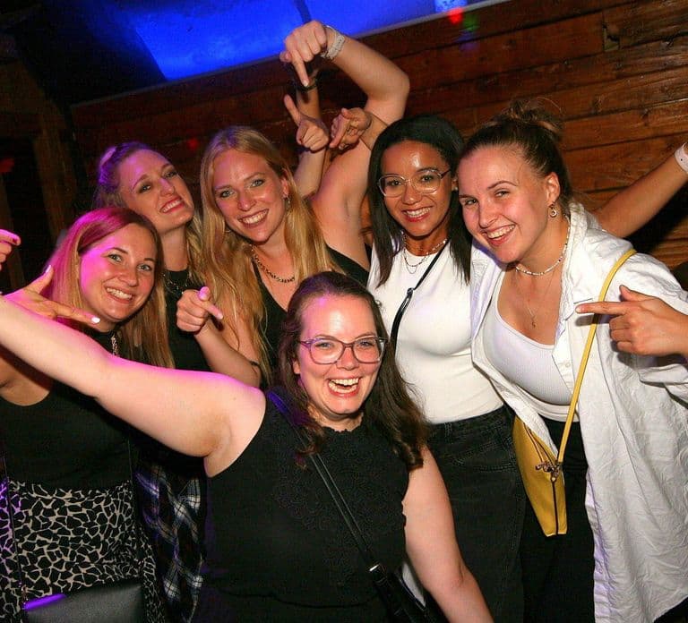 Pubcrawl Augsburg: Tour durch die besten Bars und Clubs der Stadt