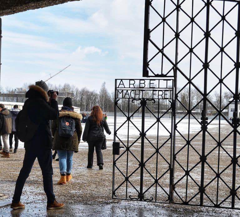 From Munich: Dachau Memorial Site Tour in Spanish