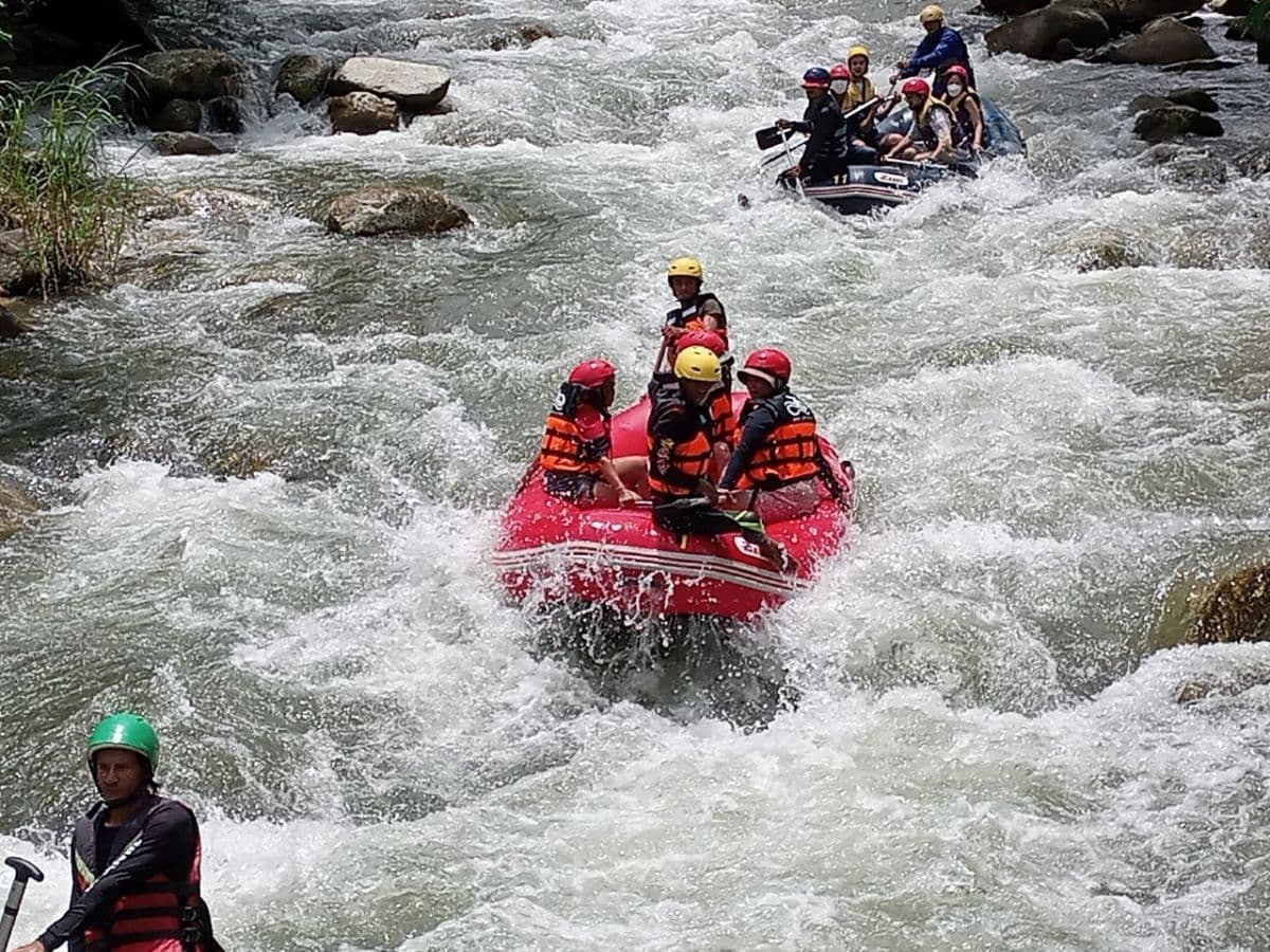 Groepsreis wildwaterraften, Flying Fox, junglewandeling, ATV-avontuur en olifantentrekking vanuit Phuket