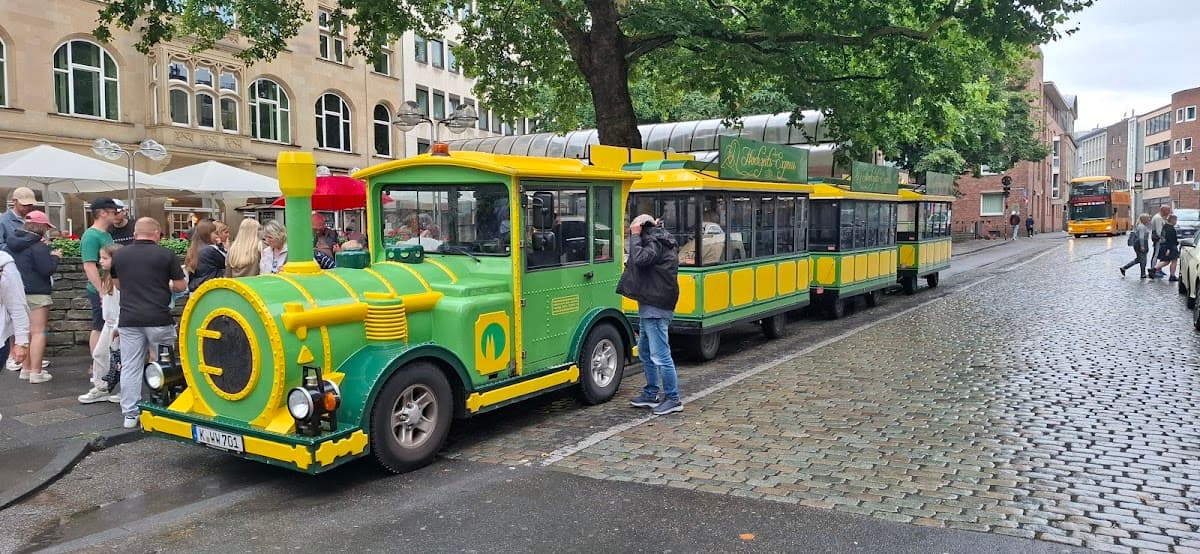 Cologne: 24h Hop-On Hop-Off Sightseeing Bus Ticket