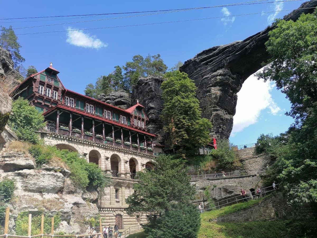 Prague: Bohemian-Saxon Switzerland Guided Tour with Lunch