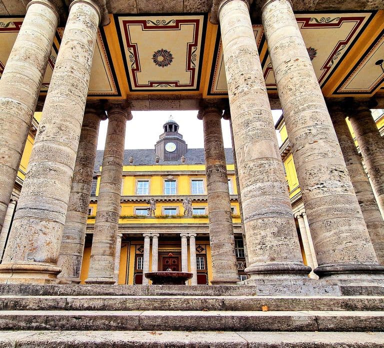 Schwabing: Insider-Tour! Viertel, Revolte, Geheimnisse in Münchens kultigstem Stadtteil