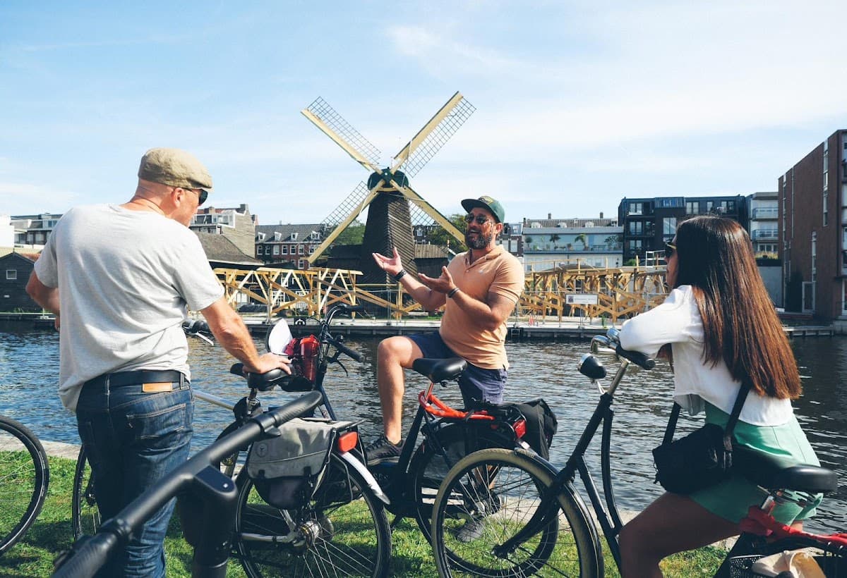 Tour in bicicletta dell'architettura ad Amsterdam