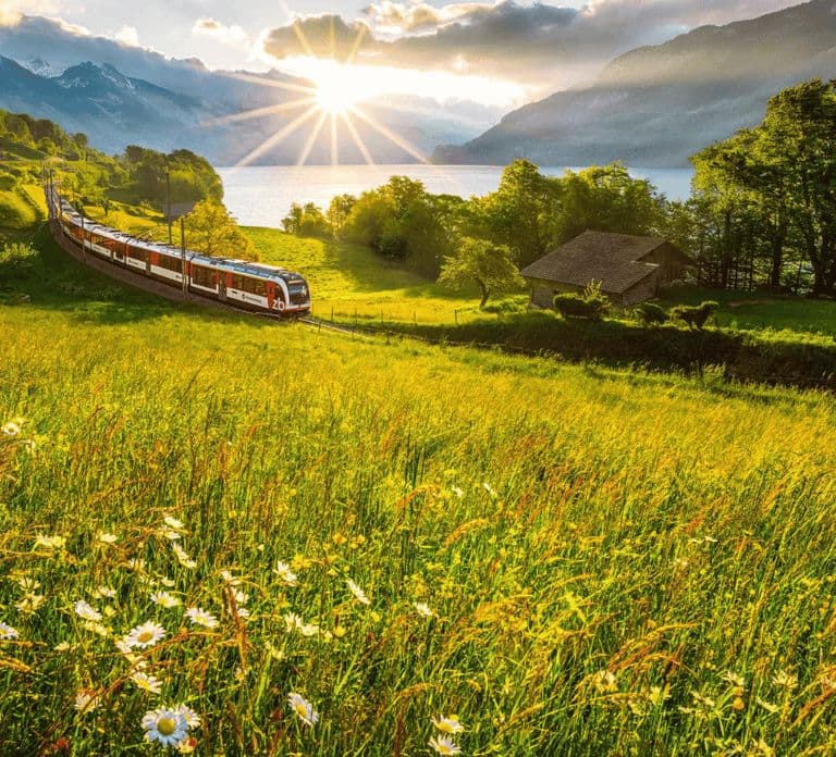 Exclusieve panoramische treinreis door het hart van Zwitserland
