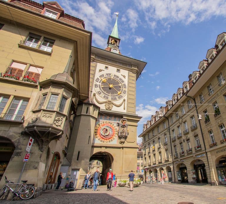 Explore the best guided intro tour of Bern with a Local