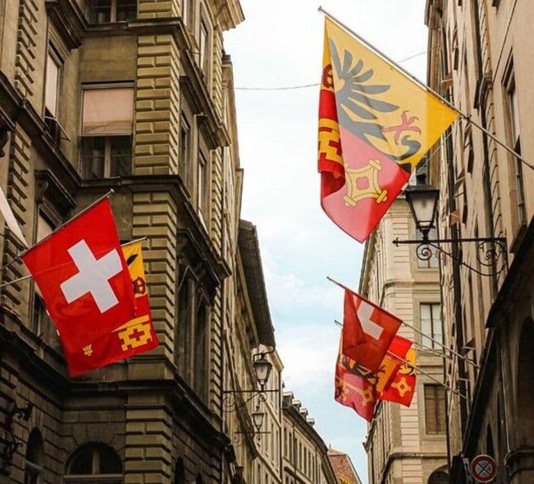 Geneva: Guided Private or Group Old Town Highlights Tour