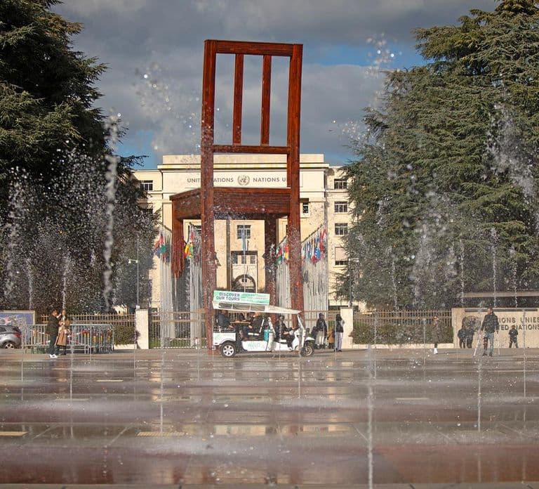 Geneva: Highlight Tour in TukTuk