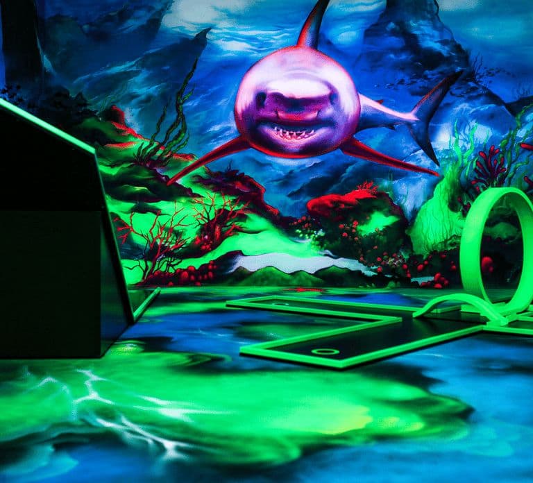 Zurich: Black Light Galaxy Minigolf