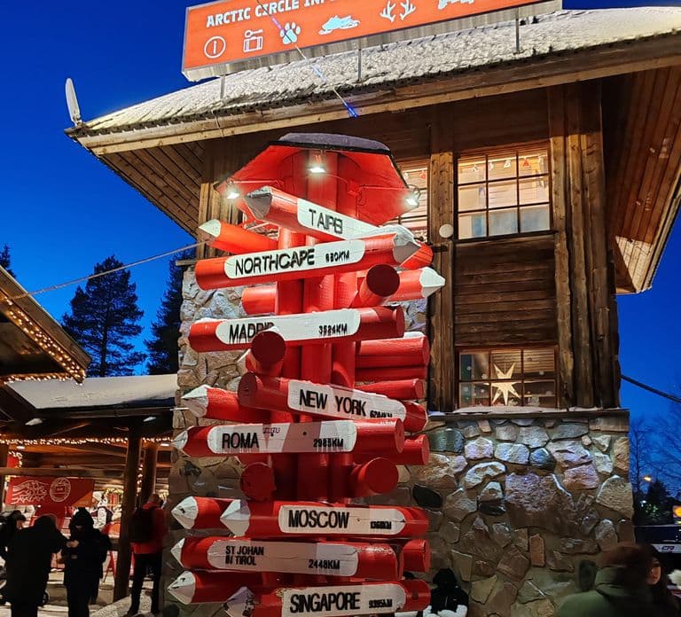 Rovaniemi: Wycieczka z przewodnikiem do Santa Claus Village z prezentem od Świętego Mikołaja