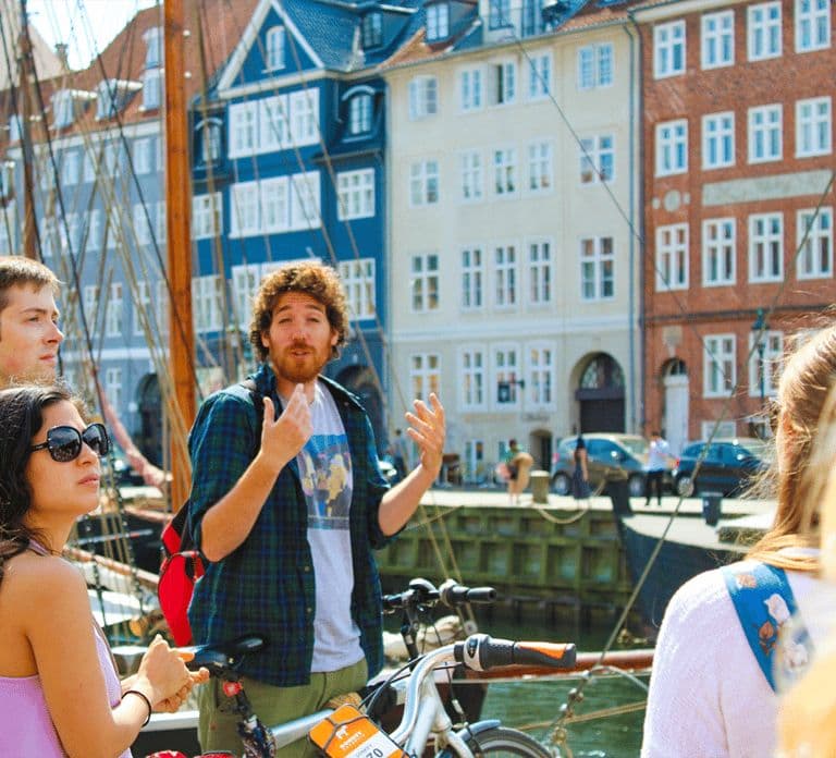 Copenhagen: 3-Hour City Highlights Bike Tour with Guide