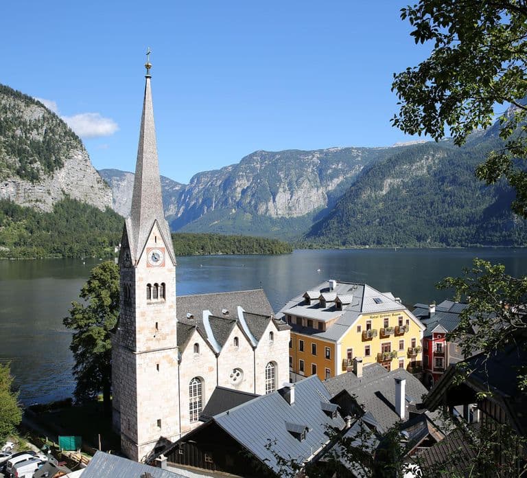 Salzburg: Hallstatt and Sound of Music Tour