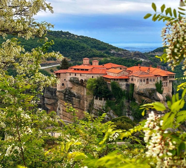 From Athens: 2-Day Meteora Trip with Tansportation & Hotel