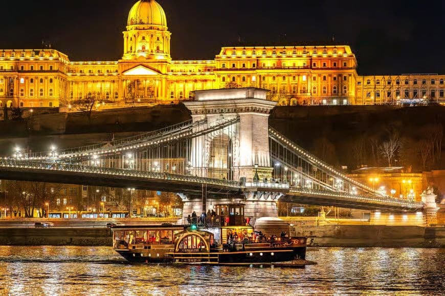 Historic Cruise with Welcome Drink