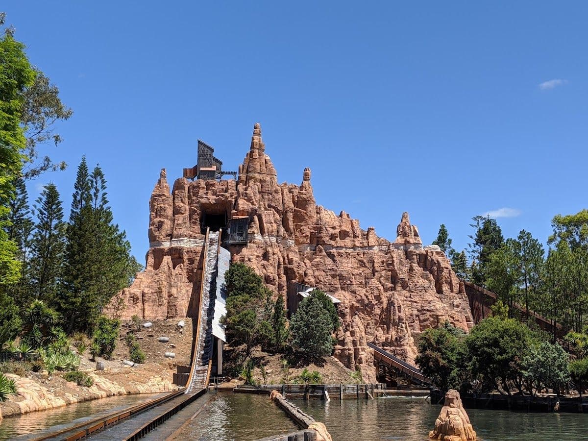 Warner Bros Movie World Inbound 25/26